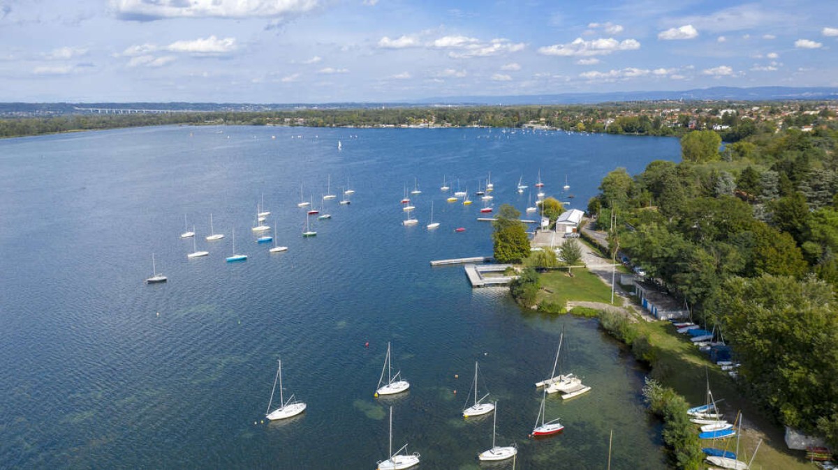 ASR Nettoyage Meyzieu - Services de Nettoyage pour Bureaux et Espaces de Travail